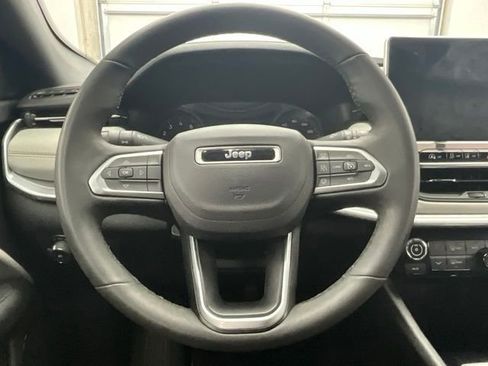 Used 2025 Jeep Compass Limited AWD/4WD image 8