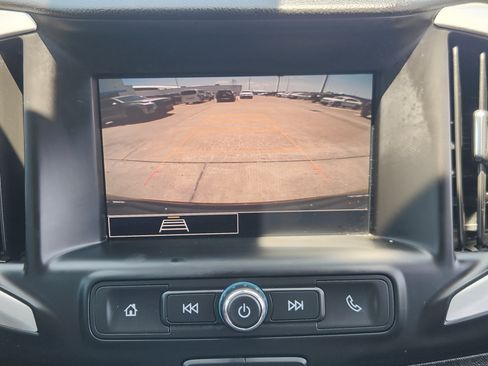 Used 2024 GMC Terrain SLE FWD image 16