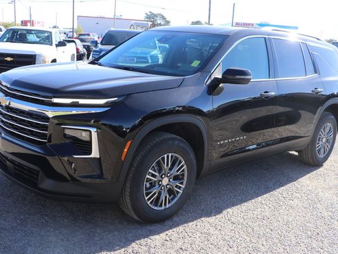New 2026 Chevrolet Traverse LT image 3