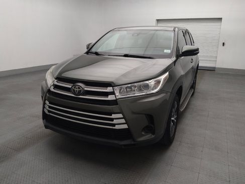 Used 2018 Toyota Highlander LE FWD image 15
