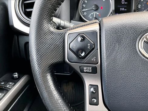 Used 2016 Toyota Tacoma SR5 image 23