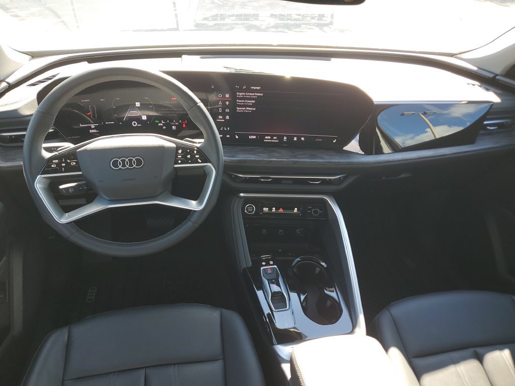 Certified 2025 Audi Q5 Premium w/ Convenience Package AWD/4WD image 3