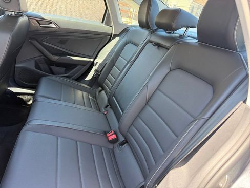 Used 2024 Volkswagen Jetta SE FWD image 24