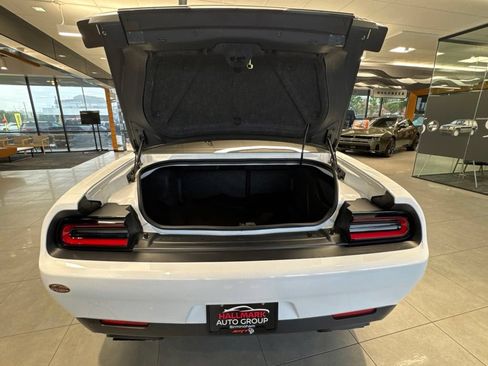 Used 2022 Dodge Challenger SRT Hellcat RWD image 9