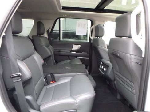 Used 2025 Ford Expedition Active image 10