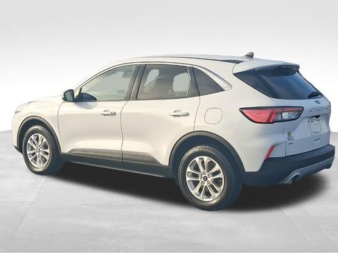 Used 2020 Ford Escape SE image 9