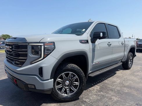 Used 2024 GMC Sierra 1500 AT4 w/ Technology Package AWD/4WD image 2