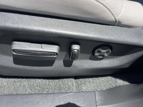 Used 2021 Honda CR-V Touring image 18