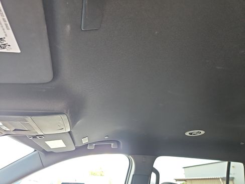 Used 2025 Buick Enclave Preferred image 29