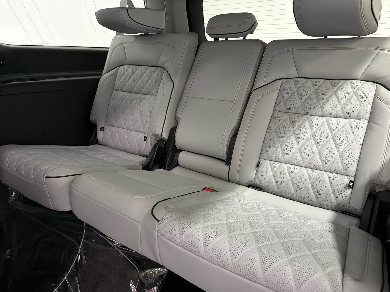 New 2027 Lincoln Navigator L Black Label w/ Black Label Special Edition AWD/4WD image 23