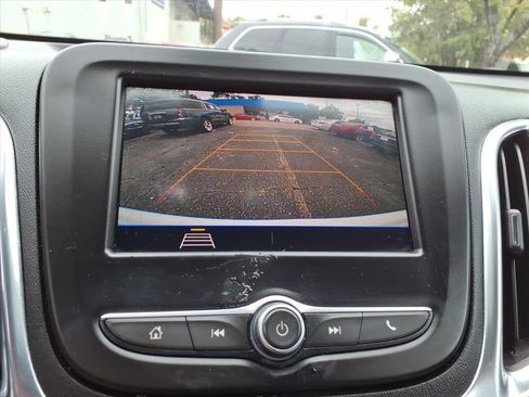 Used 2021 Chevrolet Equinox LT image 18