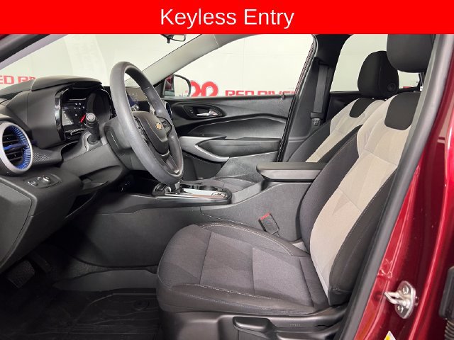 Used 2024 Chevrolet Trax LS w/ LS Convenience Package FWD image 10