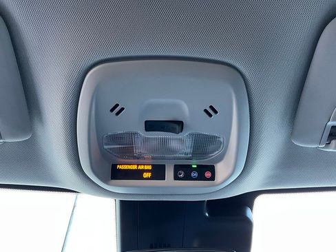 Used 2025 Chevrolet Trax LT image 16