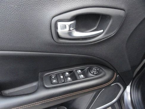 Used 2018 Jeep Compass Limited w/ Navigation Group image 15