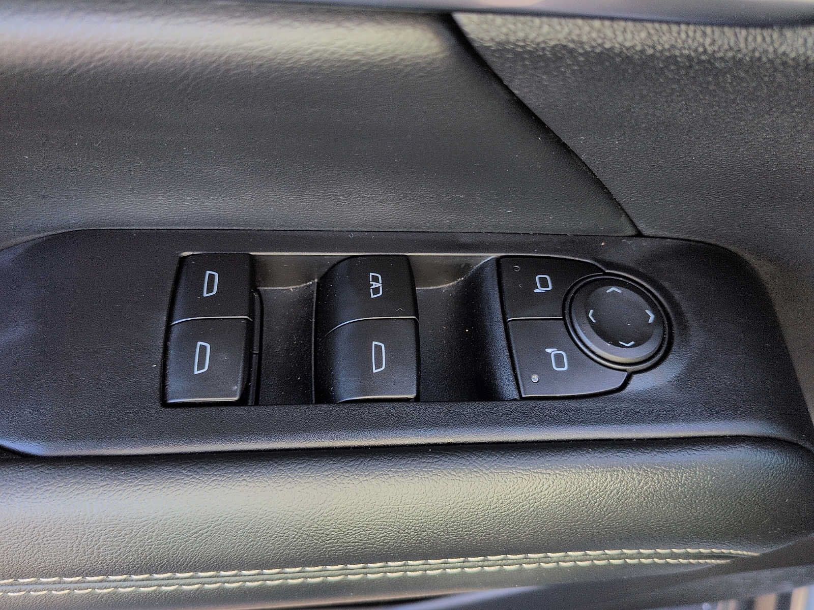 Used 2026 GMC Terrain Elevation w/ Black Edition FWD image 14