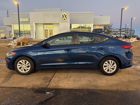 Used 2018 Hyundai Elantra SE image 2