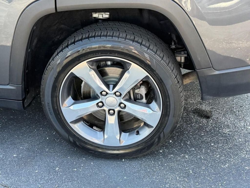 Used 2022 Jeep Grand Cherokee L Limited AWD/4WD image 8
