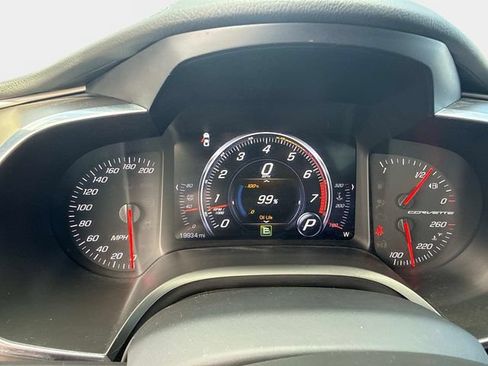 Used 2019 Chevrolet Corvette Stingray Coupe RWD image 18