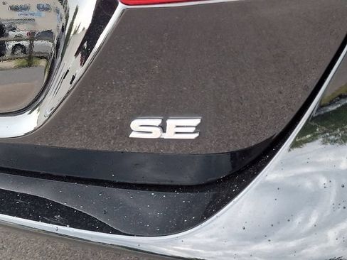 Used 2022 Toyota Camry SE FWD image 31