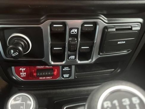 Used 2023 Jeep Wrangler Unlimited Rubicon w/ LED Lighting Group AWD/4WD image 25