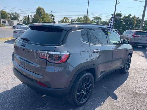 Used 2022 Jeep Compass Latitude w/ Convenience Group AWD/4WD image 8