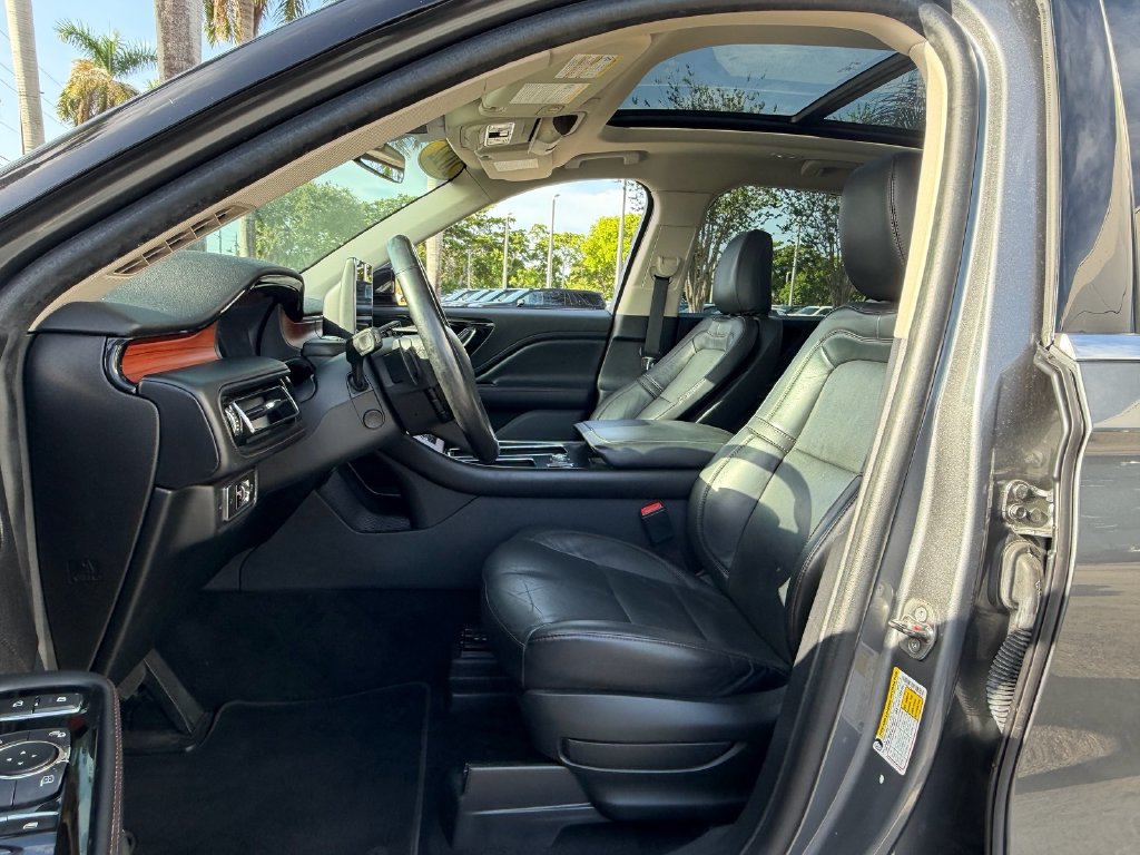 Used 2022 Lincoln Aviator Reserve RWD image 9