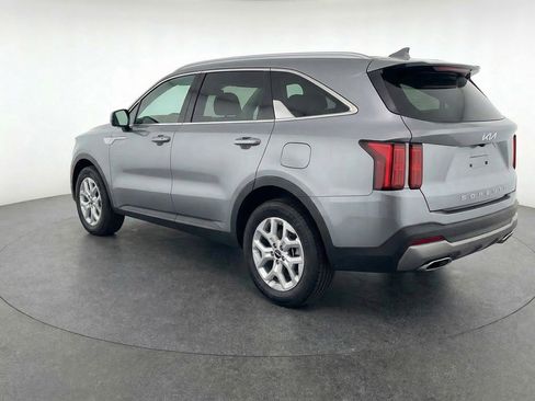 Used 2024 Kia Sorento S AWD/4WD image 6