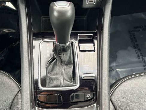 Used 2024 Jeep Compass Latitude image 9