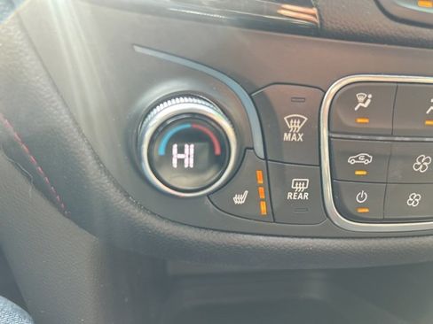 Used 2022 Chevrolet Equinox RS image 26