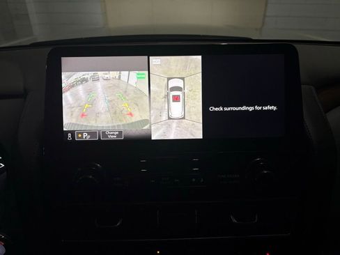 Used 2024 Nissan Armada SL w/ Captain's Chairs Package image 46