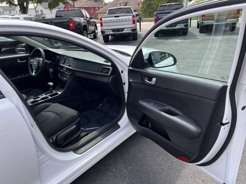 Used 2017 Kia Optima LX FWD image 26