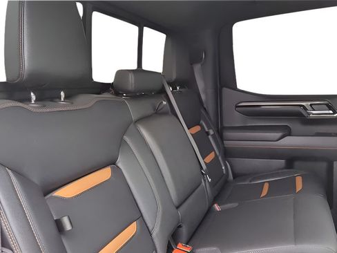 Used 2023 GMC Sierra 1500 AT4 w/ AT4 Premium Package AWD/4WD image 33