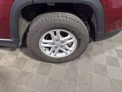 Used 2025 Jeep Grand Cherokee Laredo AWD/4WD image 40