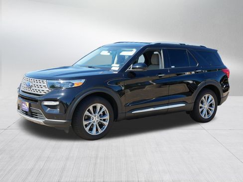 Used 2023 Ford Explorer Limited AWD/4WD image 3