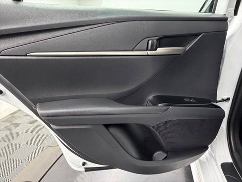 Used 2026 Toyota Camry SE FWD image 38