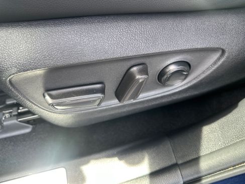 Used 2022 Toyota Highlander Limited AWD/4WD image 19