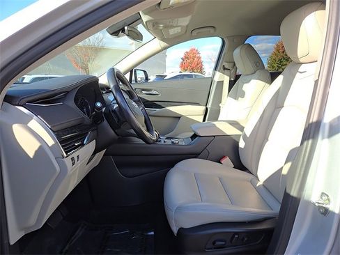 Used 2022 Cadillac XT4 Premium Luxury w/ Safety Alert Package image 16