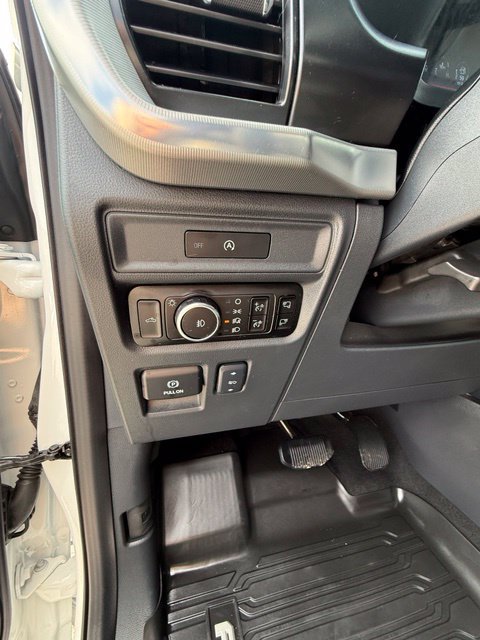 Used 2025 Ford F150 Lariat w/ Equipment Group 502A High AWD/4WD image 10