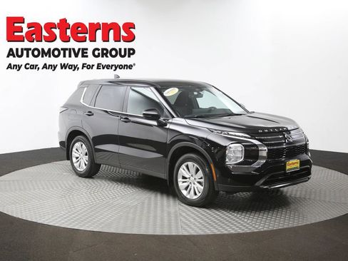 Used 2025 Mitsubishi Outlander ES image 49