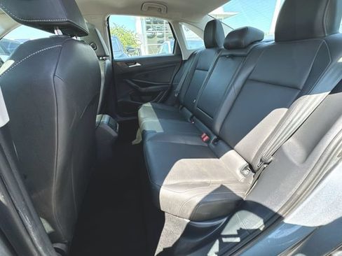 Used 2019 Volkswagen Jetta SEL w/ Cold Weather Package FWD image 26