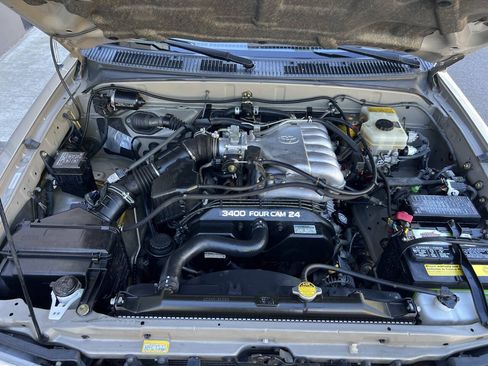 Used 2002 Toyota 4Runner SR5 RWD image 28