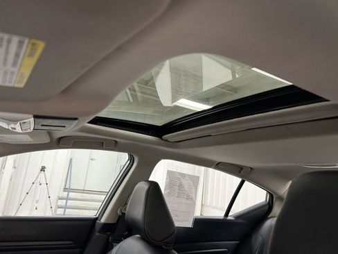 Used 2020 Nissan Altima 2.0 SR image 18