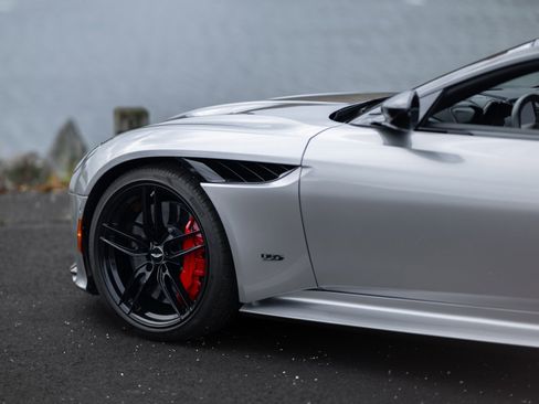 Used 2023 Aston Martin DBS Coupe image 42