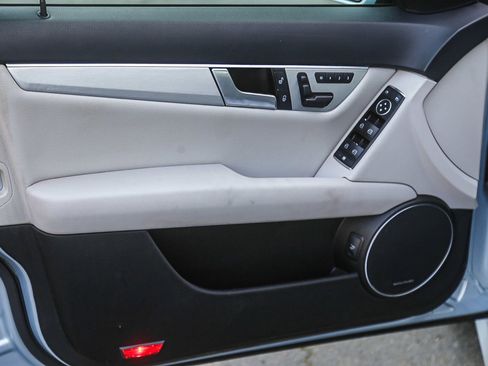Used 2013 Mercedes-Benz C 250 Sedan image 19