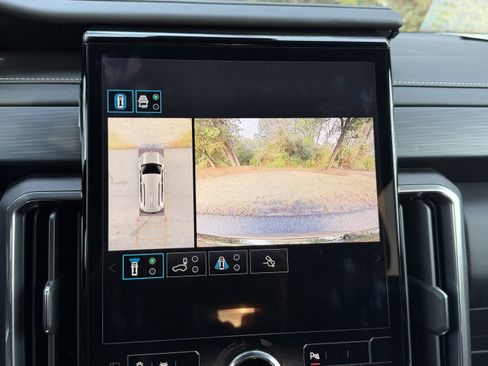 Used 2025 GMC Acadia Elevation image 37