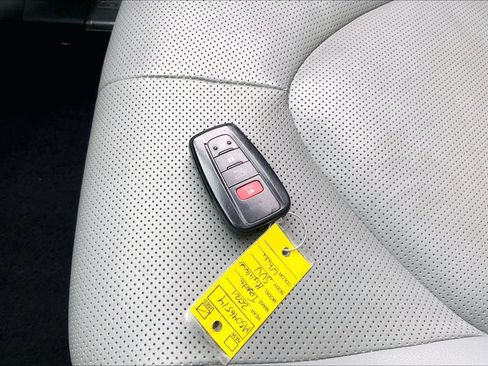 Used 2021 Toyota Highlander Platinum image 15