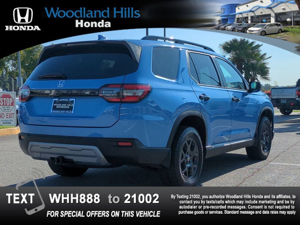 Certified 2024 Honda Pilot TrailSport image 5