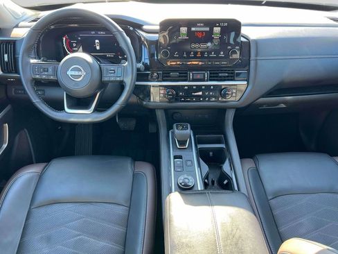 Certified 2025 Nissan Pathfinder Platinum AWD/4WD image 13