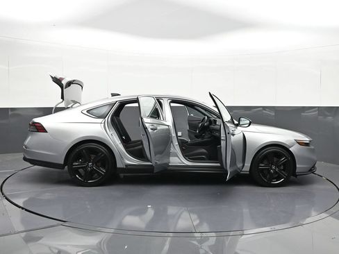 Used 2024 Honda Accord Sport image 38