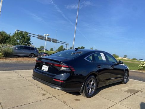 Used 2023 Honda Accord EX image 11